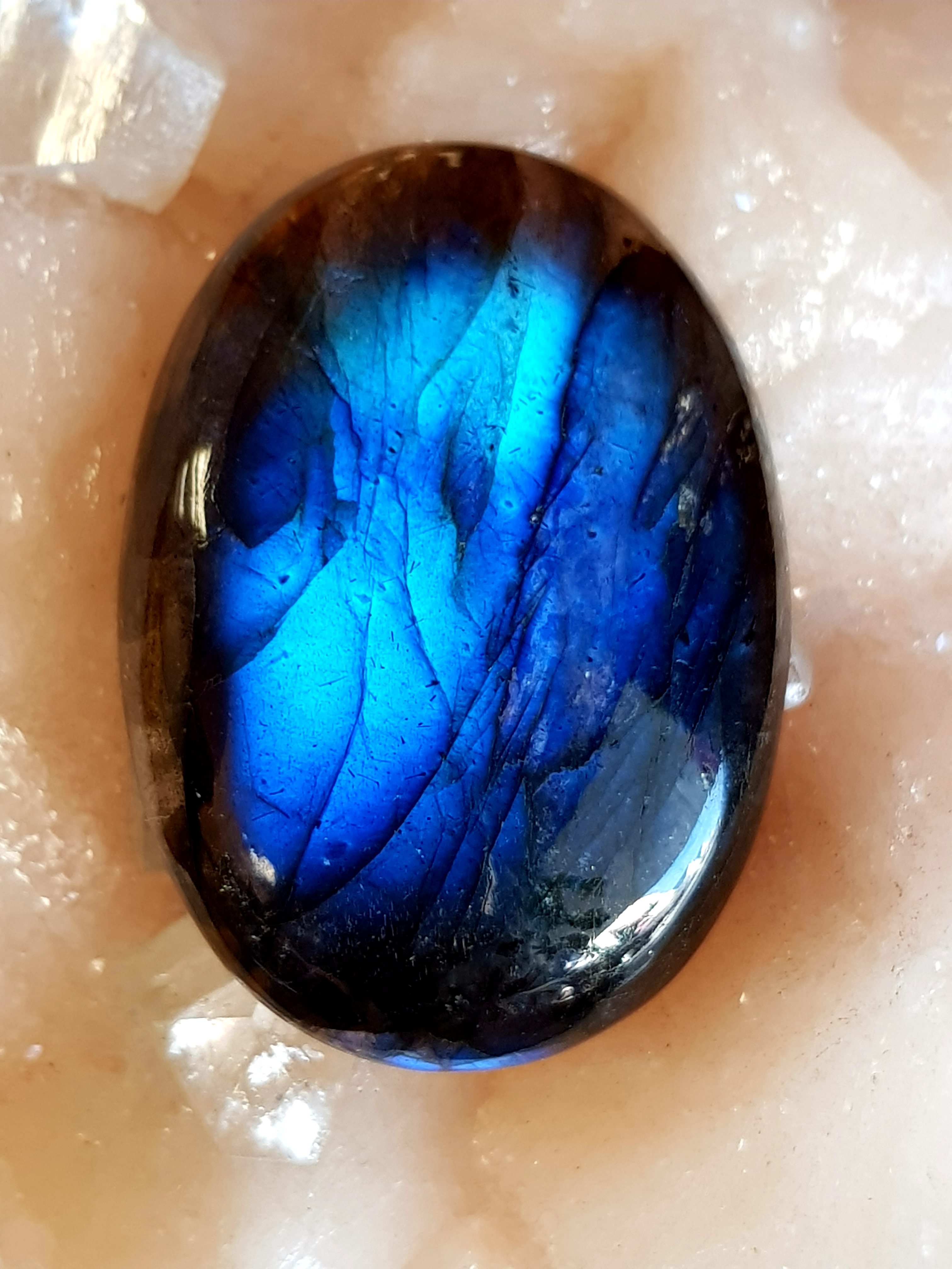 Cabochon Labradorite